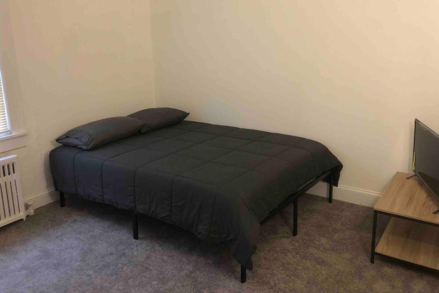 Appartamento Spacious And Bright 2 Bedroom With 1 Bathroom And Private Street Entrance